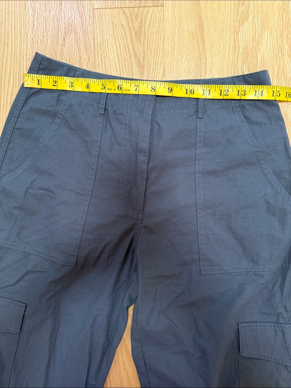 White fox charcoal gray small cargo pants. - Picture 3 of 9